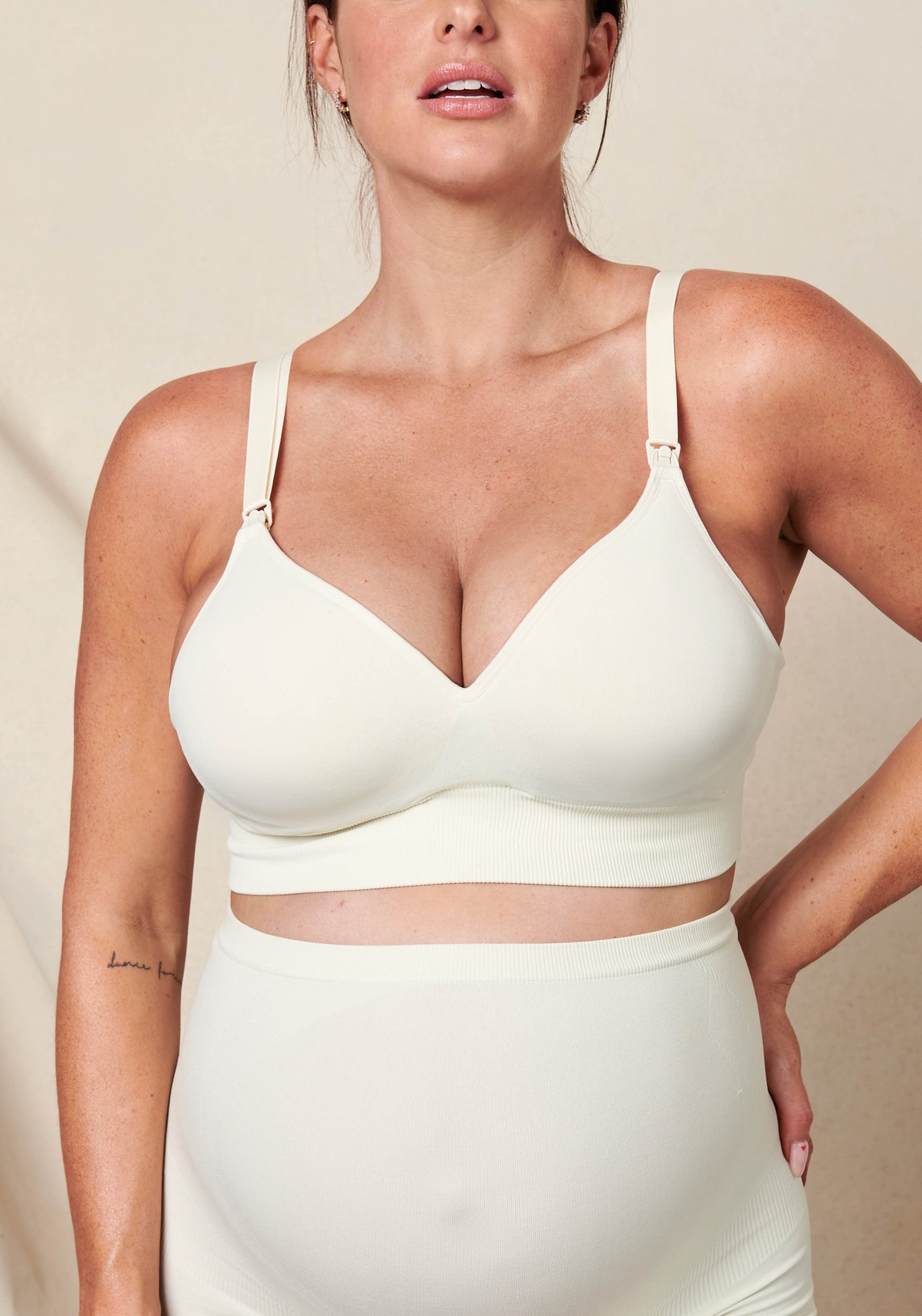Tired of leaky and stained nursing bras?!? Check this out! 🥛 Not