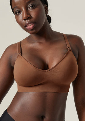 Why choose one tone when you could pick a few? Marina's gone for our  Cooling Maternity + Nursing Bra 2.0 in Deep Tan, Bone and Black.…